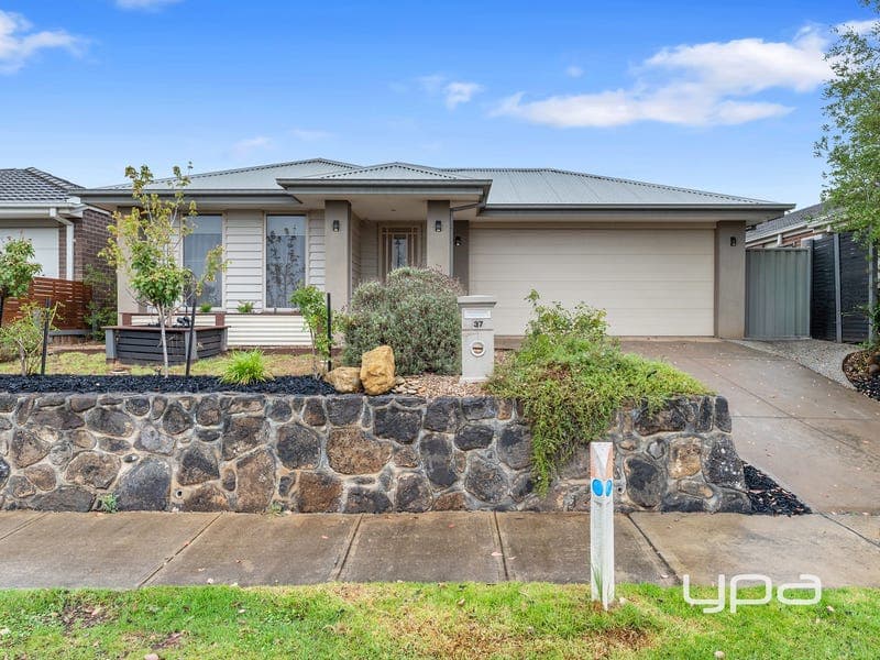 37 Mimulus Road, Maddingley