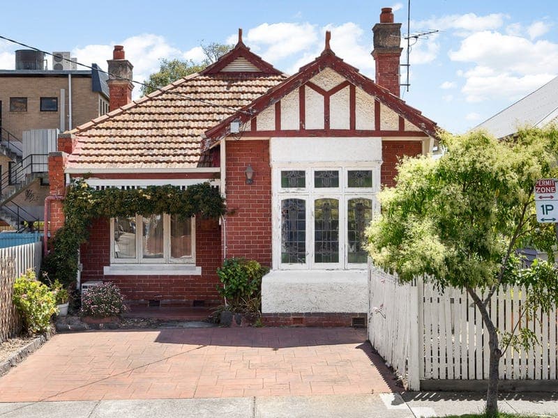 11 McCombie Street