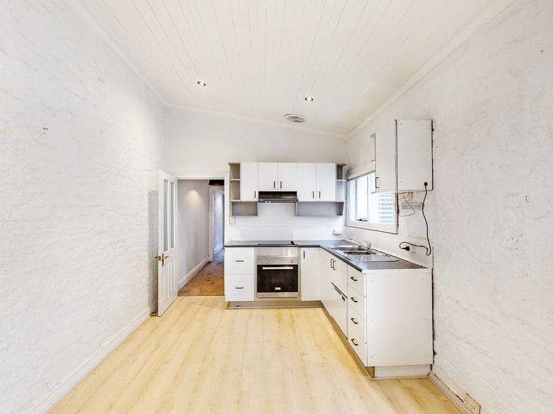 17 Clarence Street, Flemington