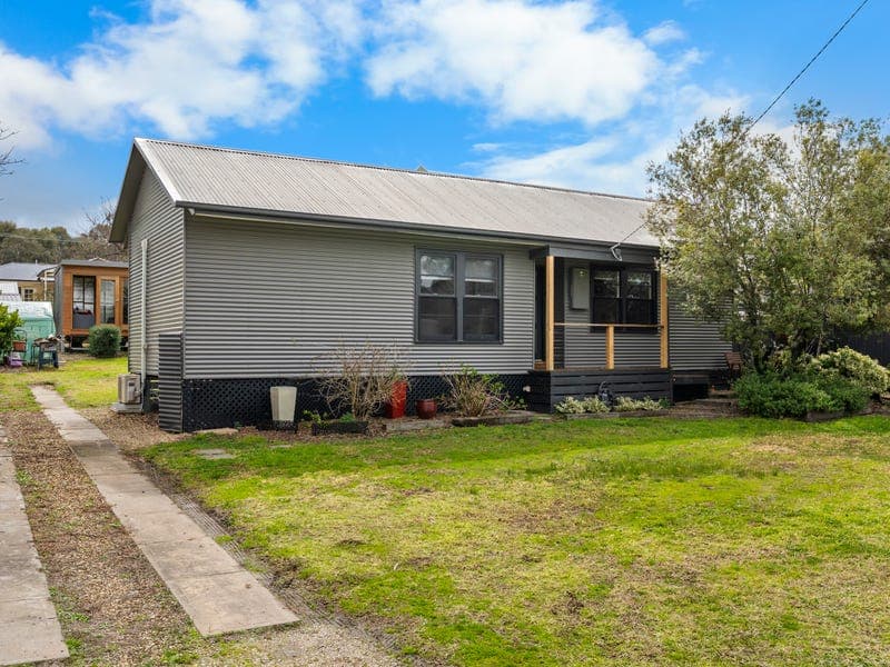 27 SIEGE STREET