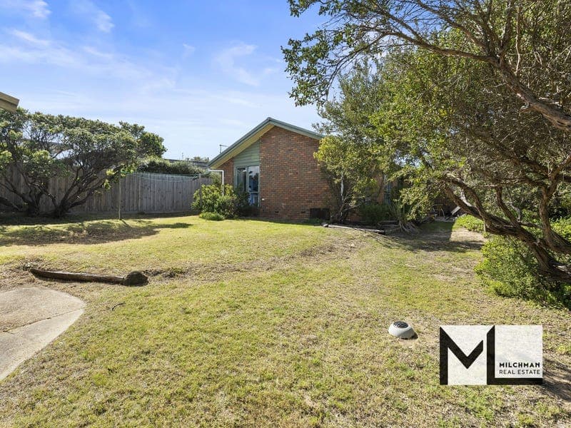 24 Constantine Avenue, St Andrews Beach