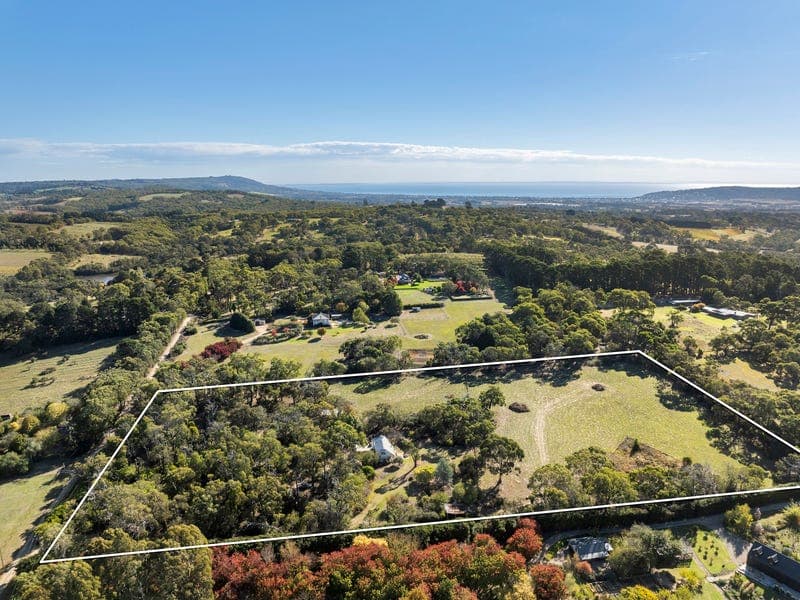 6 One Chain Road, Merricks North