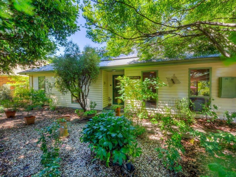 6 Lumley Drive, Bright