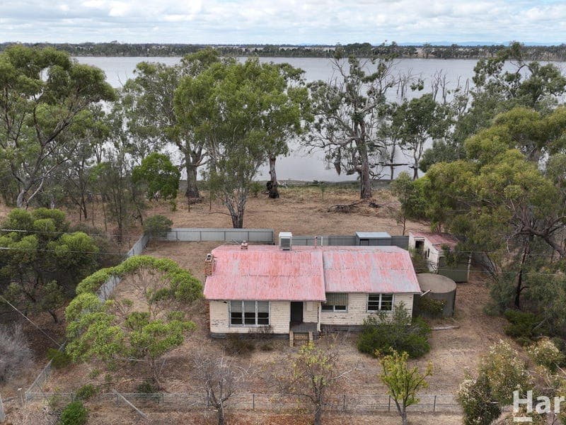 3986 Harrow-Clear Lake Road