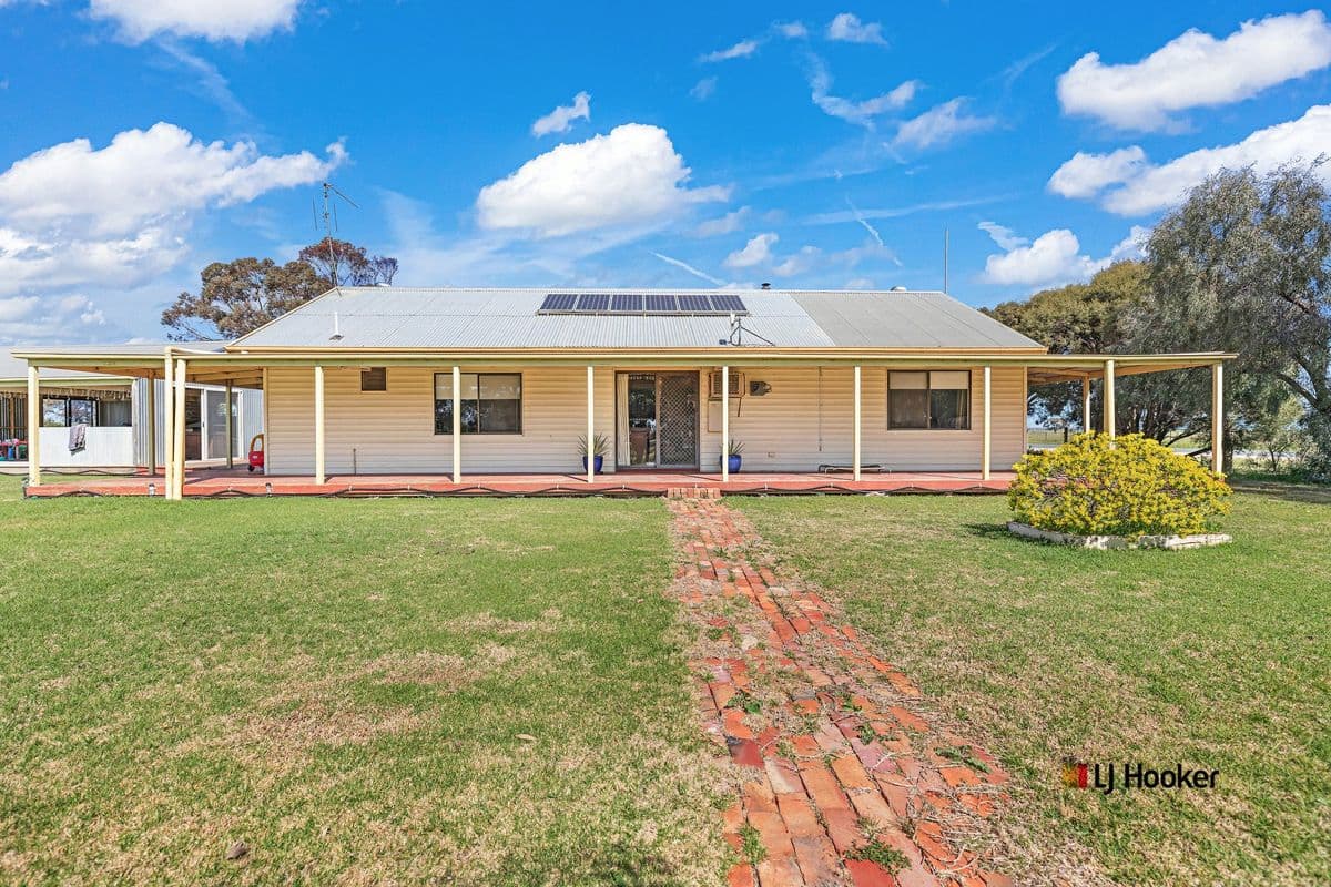 9 Davis Road