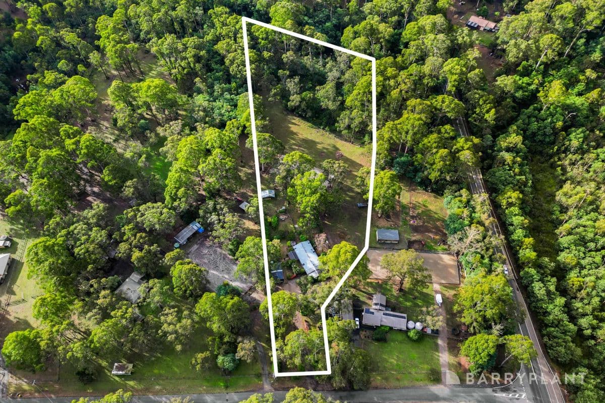 8 Banksia Court