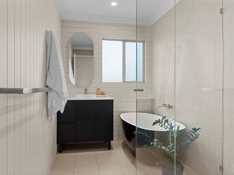 27 Rowes Lane, Cardiff Heights