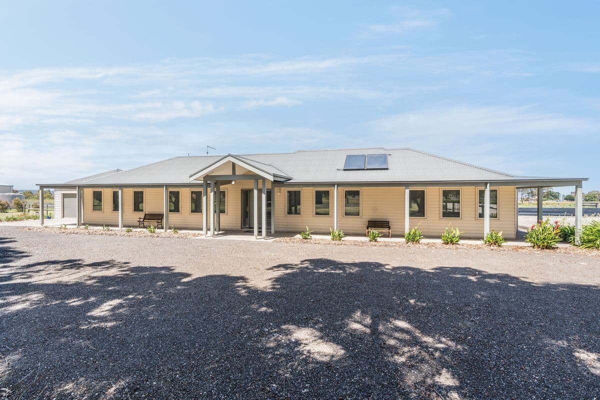46 Robertson Road