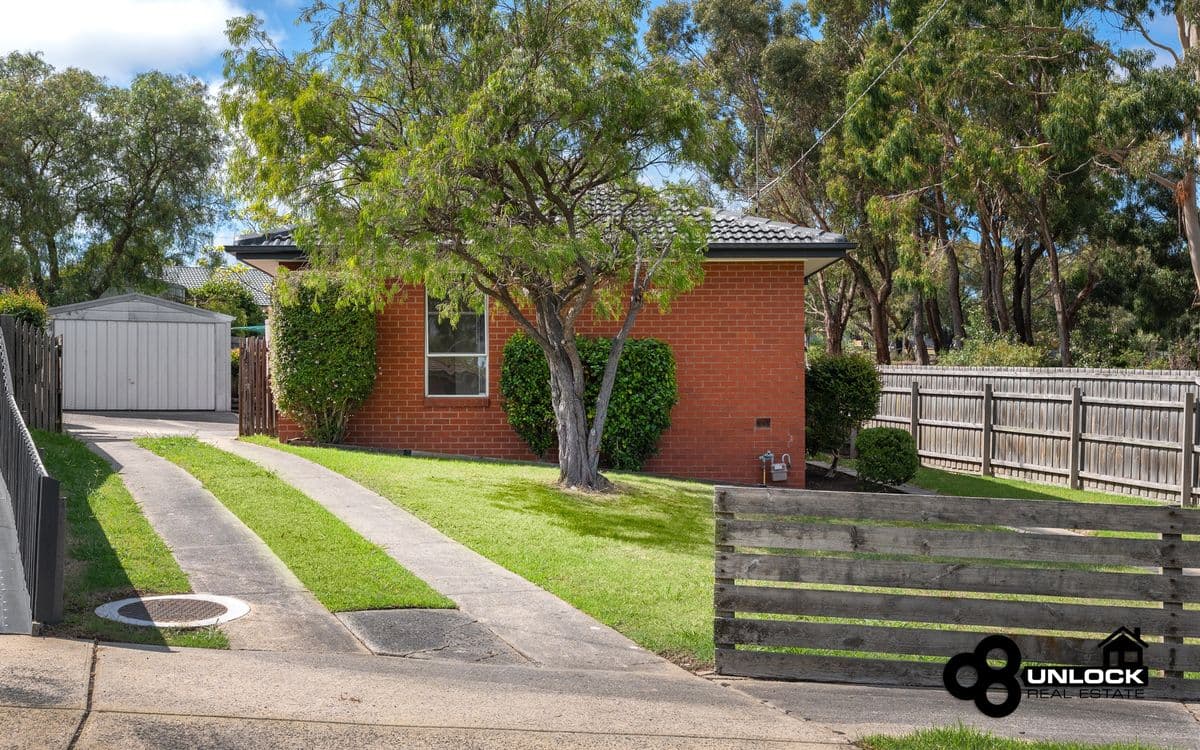24 Banksia Crescent