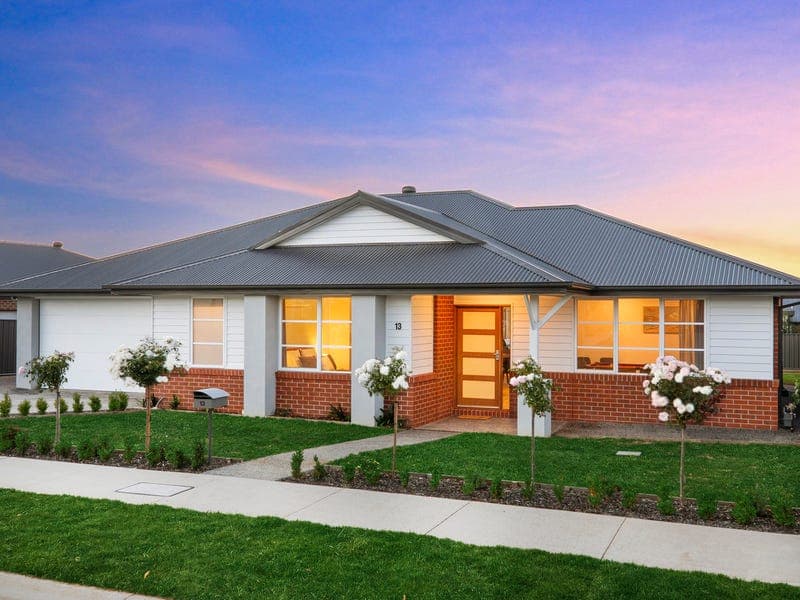 13 HAKEA DRIVE