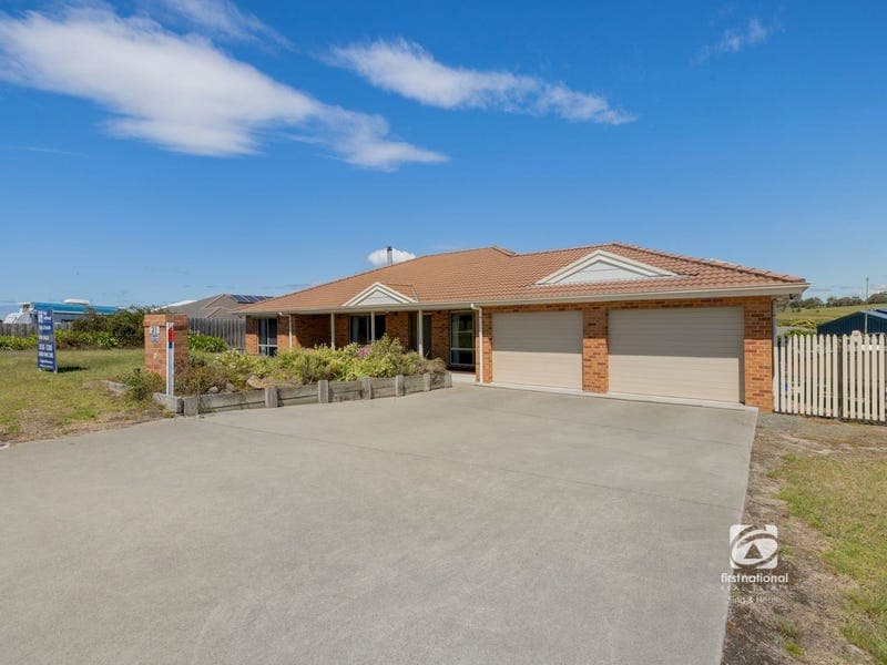 21 Westbury Way, Lakes Entrance