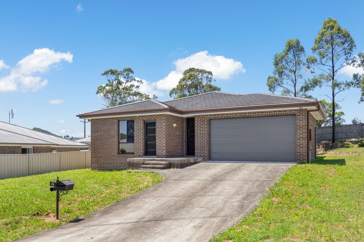 25 HILLVIEW AVENUE