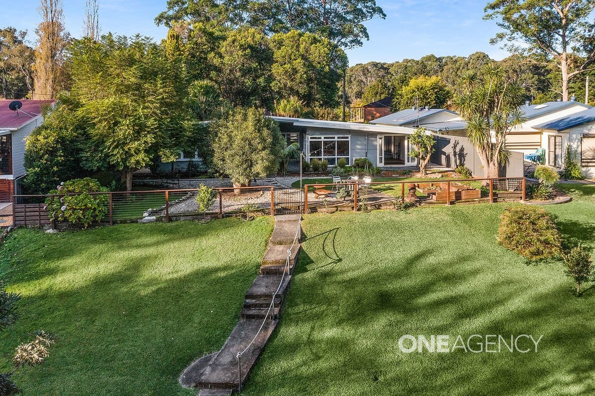 4 Bottle Brush Avenue