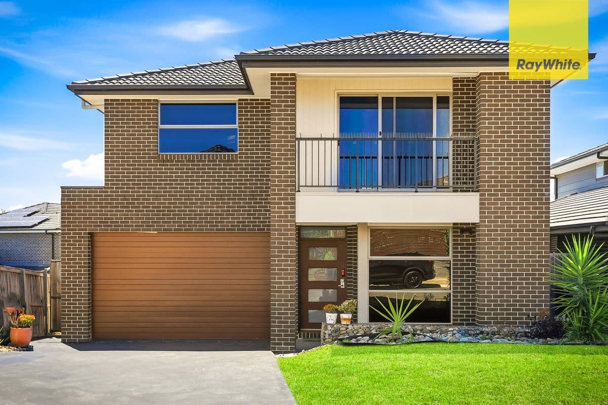 6 Segovia Crescent