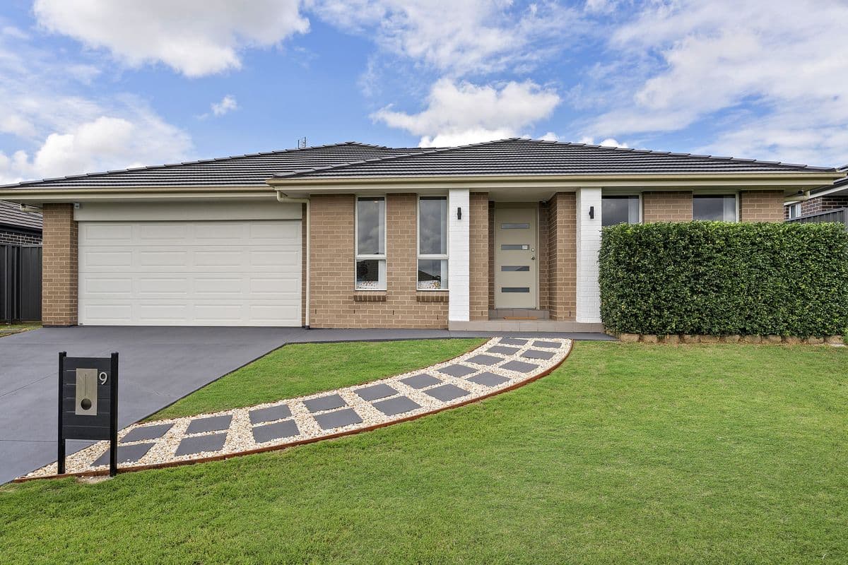 9 Arrowfield Street