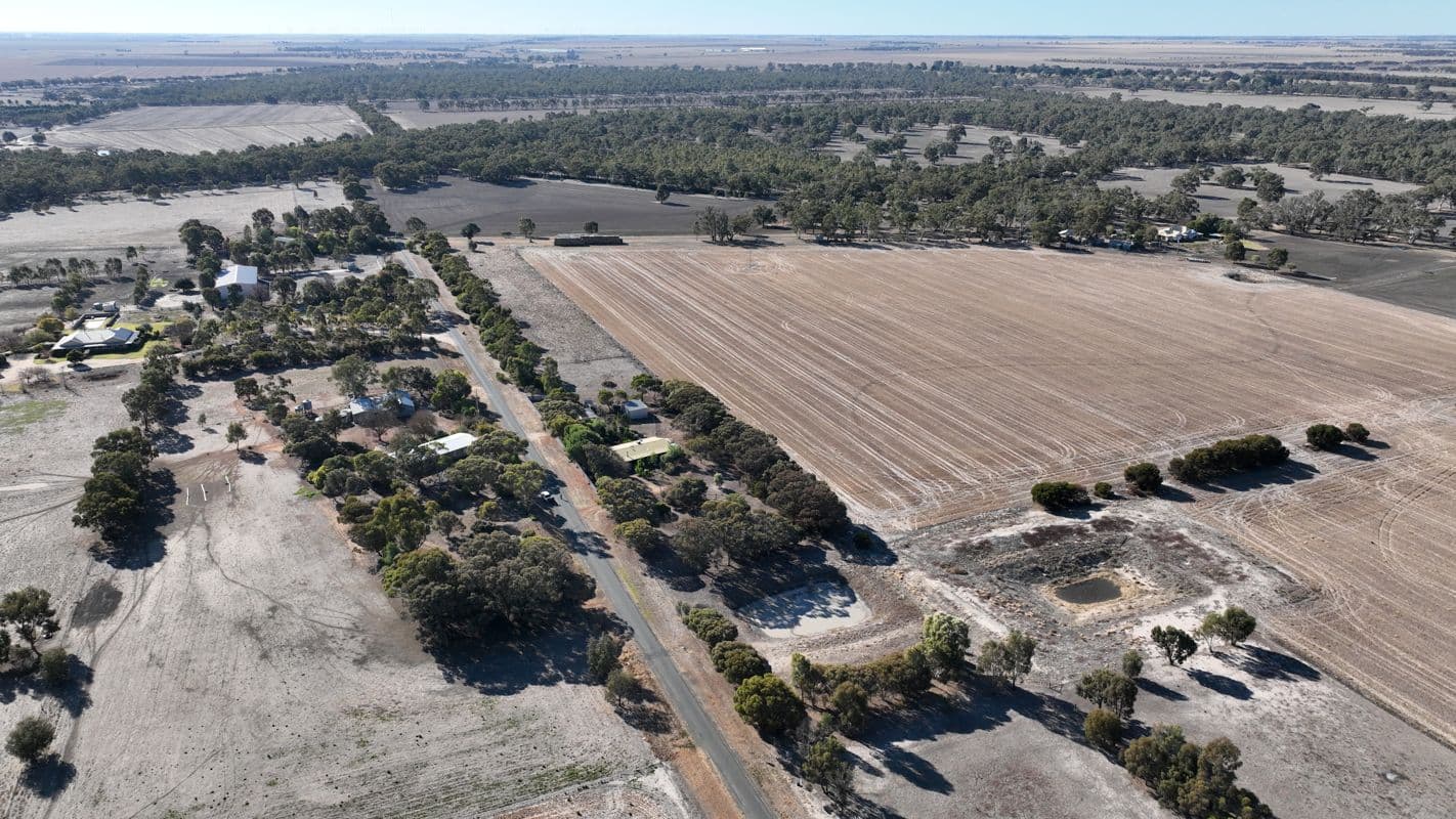 786 Riverside East Road