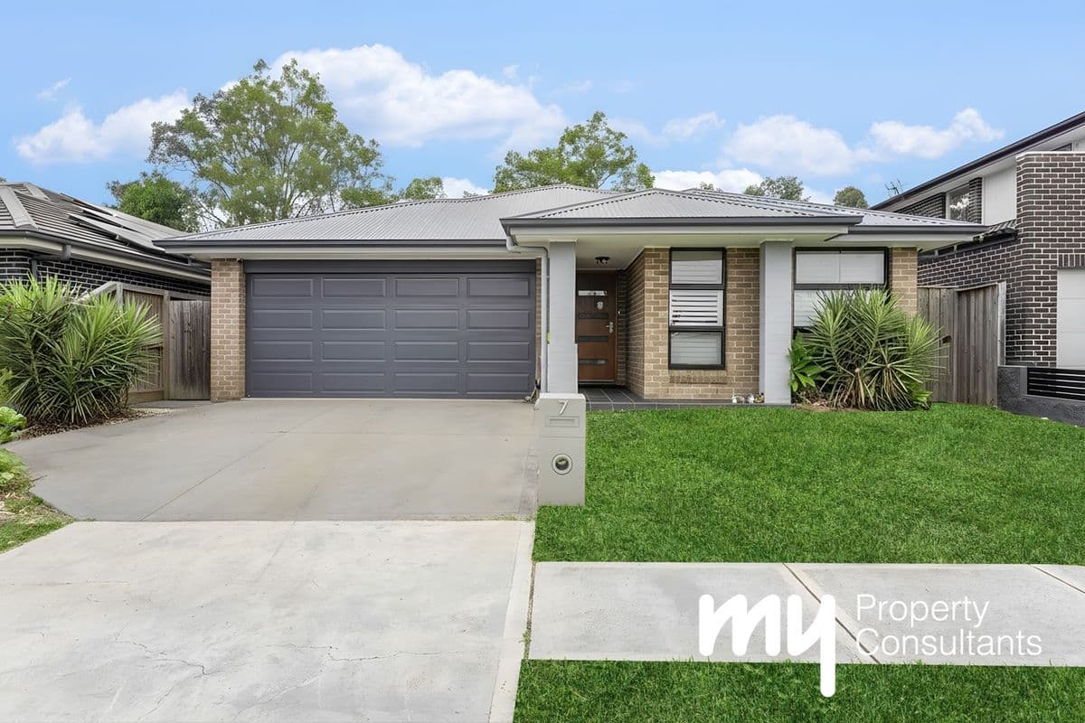 7 Dowie Drive