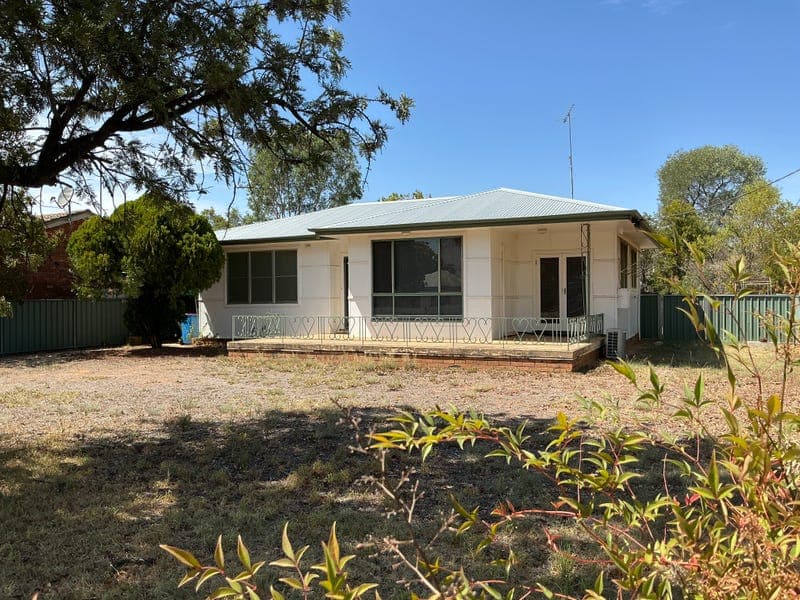38 Macquarie