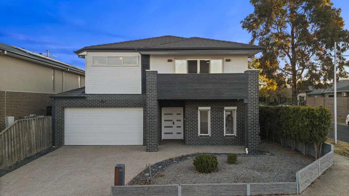 88 Rotino Crescent