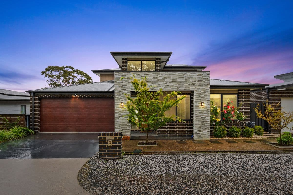 8 BOXALL LANE