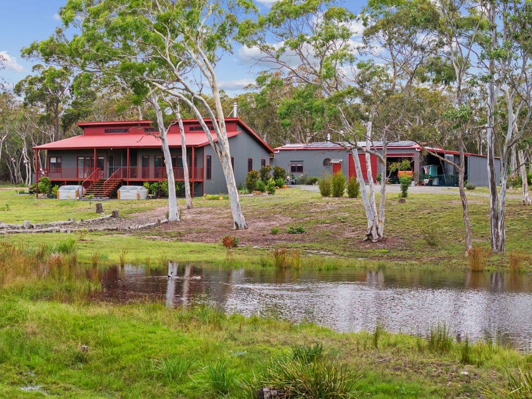 6 Banksia Lane