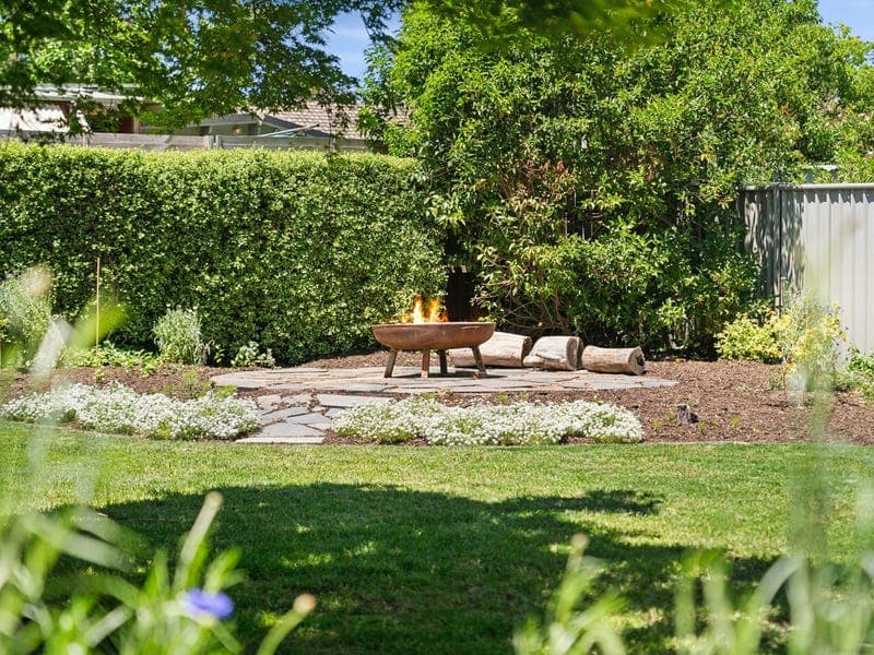 29 Kinleyside Crescent, Weetangera