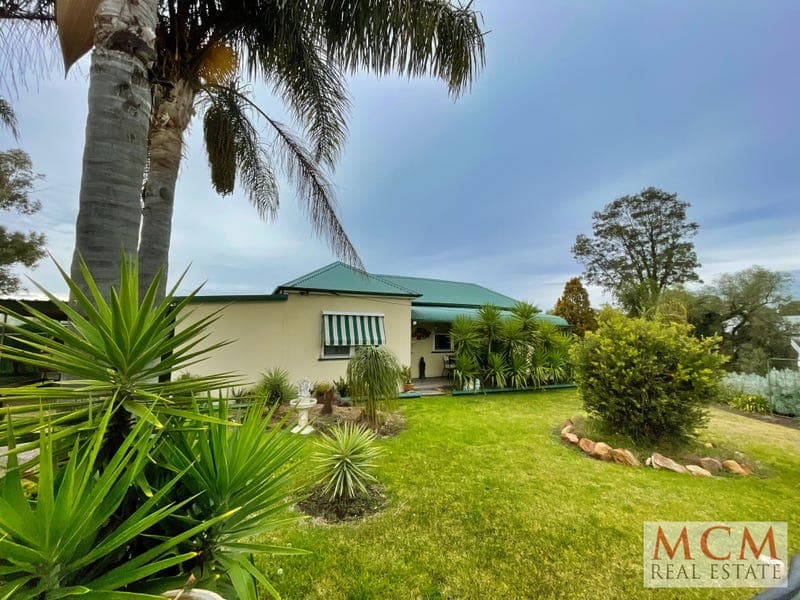 28-30 Yarraman Street