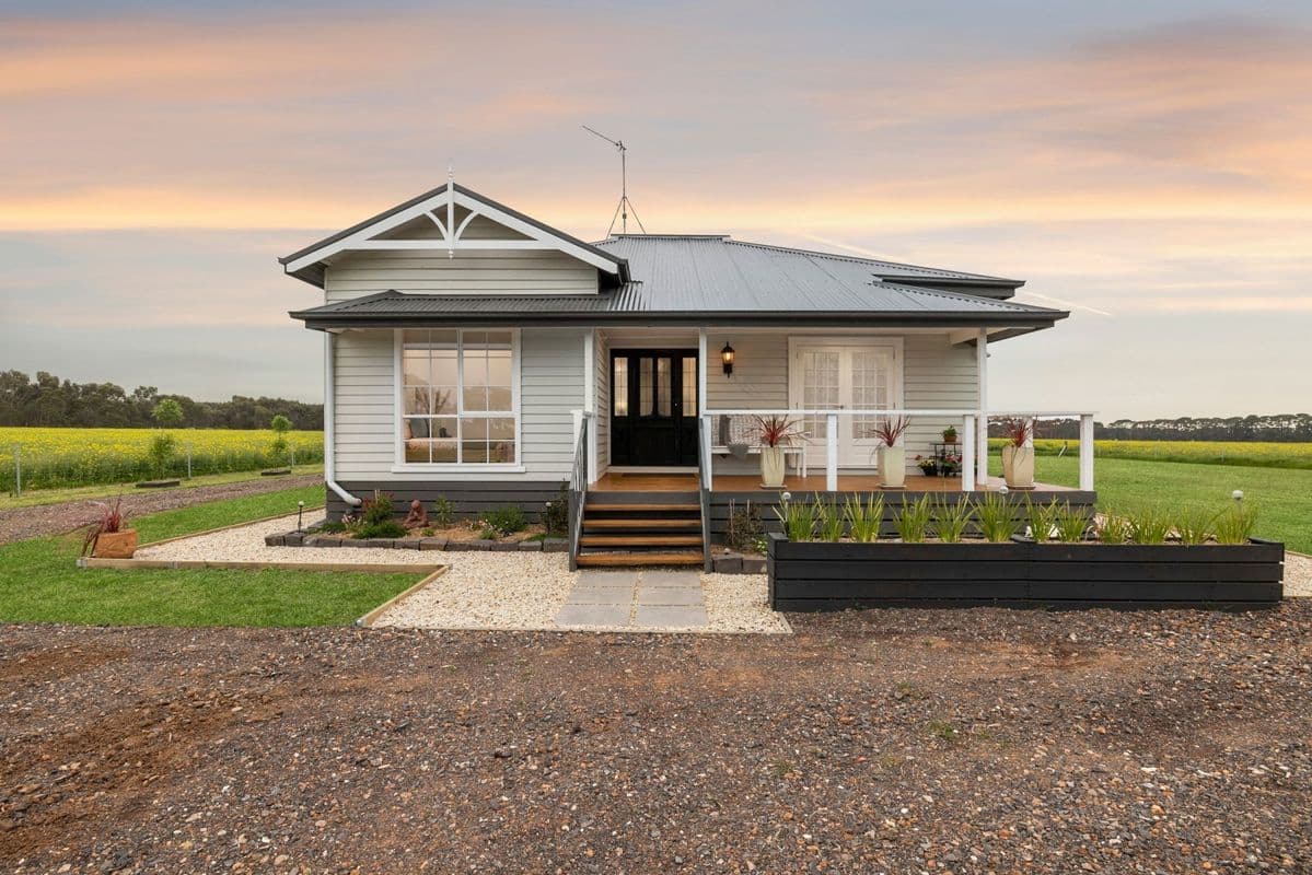 1089 Elaine Mount Mercer Road