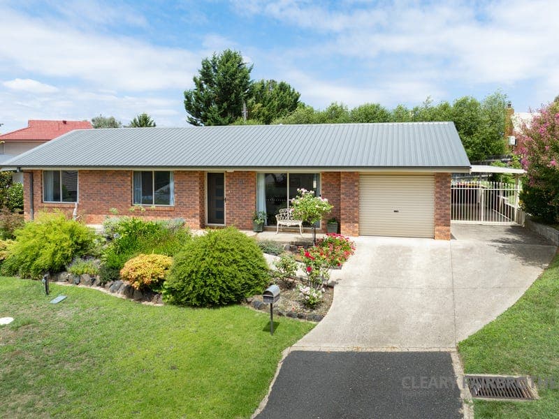 8 Cardew Close, Bathurst