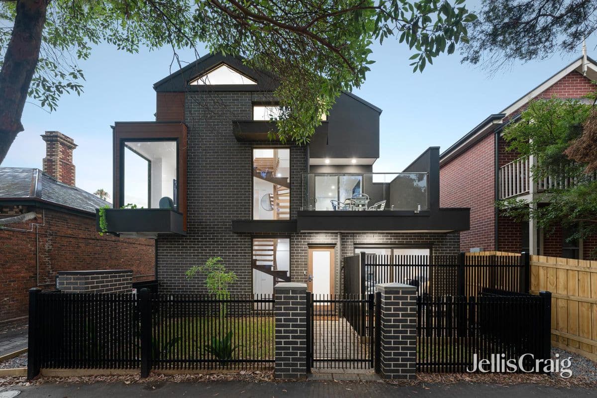 1/212 BARKLY STREET