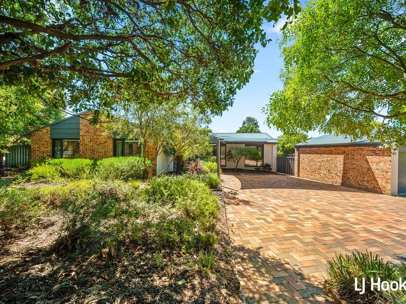 19 Boswell Crescent