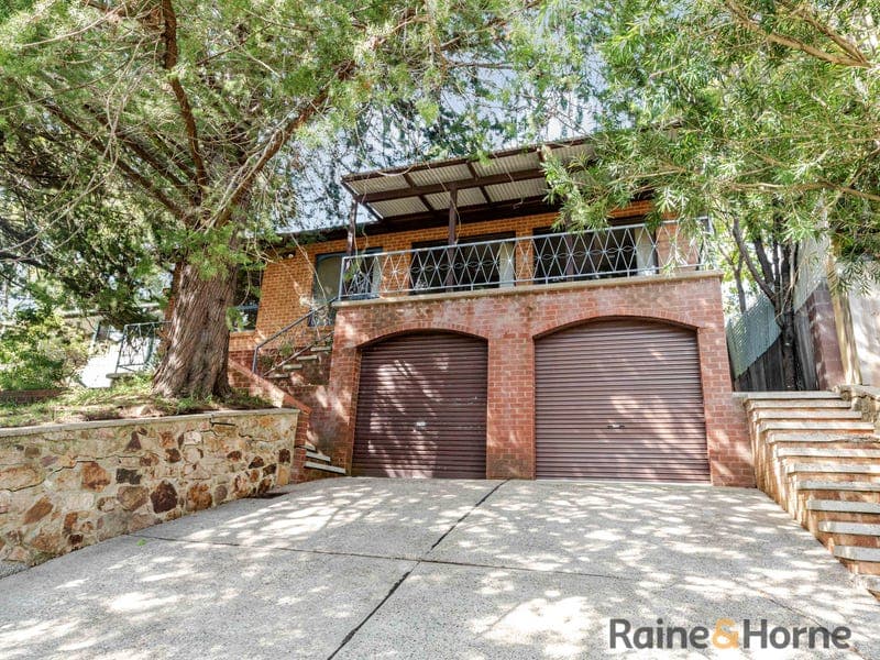 29 Bernadette Boulevard, Batehaven