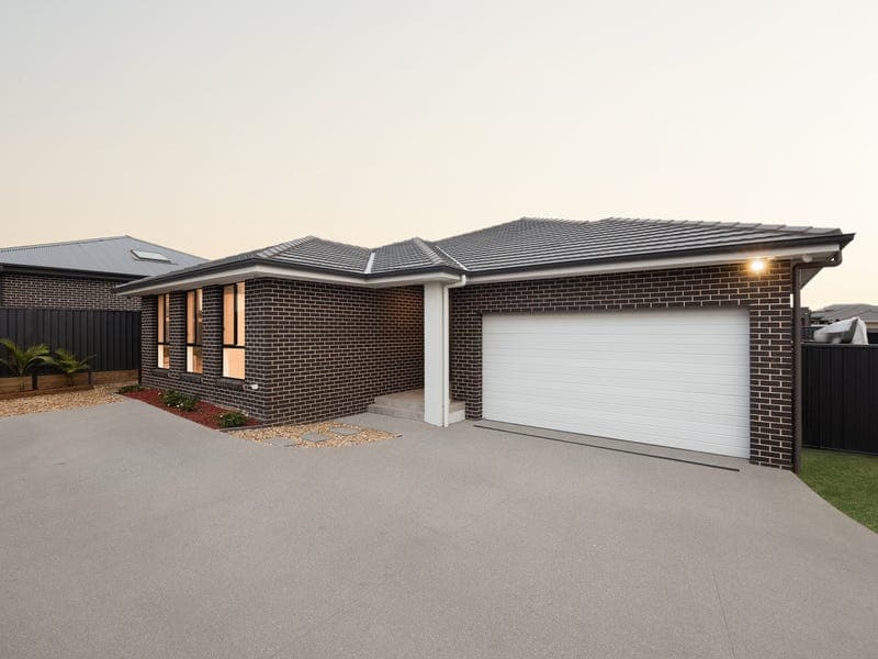 18 LITTLE STREET