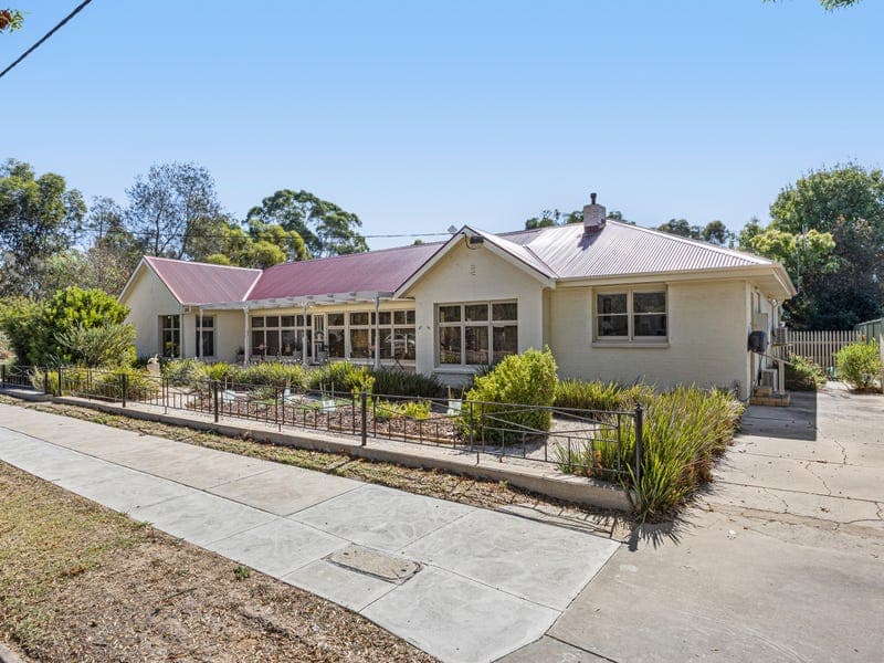 87-89 Main Street, Great Western
