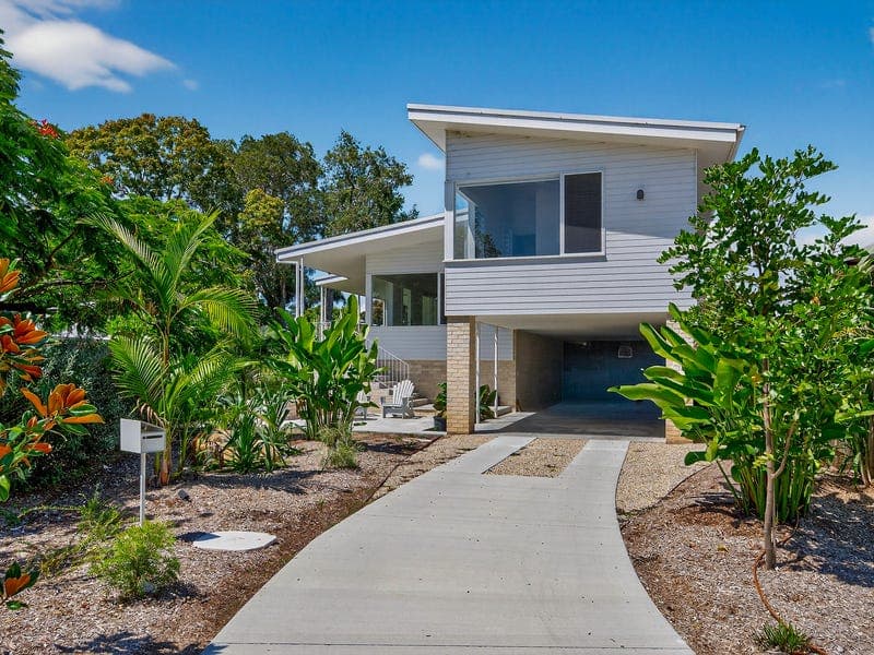 18 PANDANUS COURT