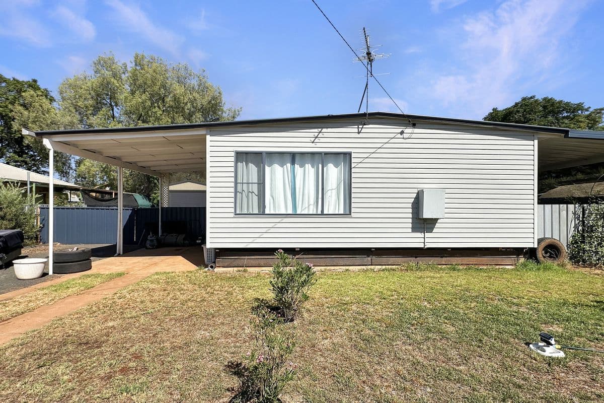 13 WOODIWISS AVENUE