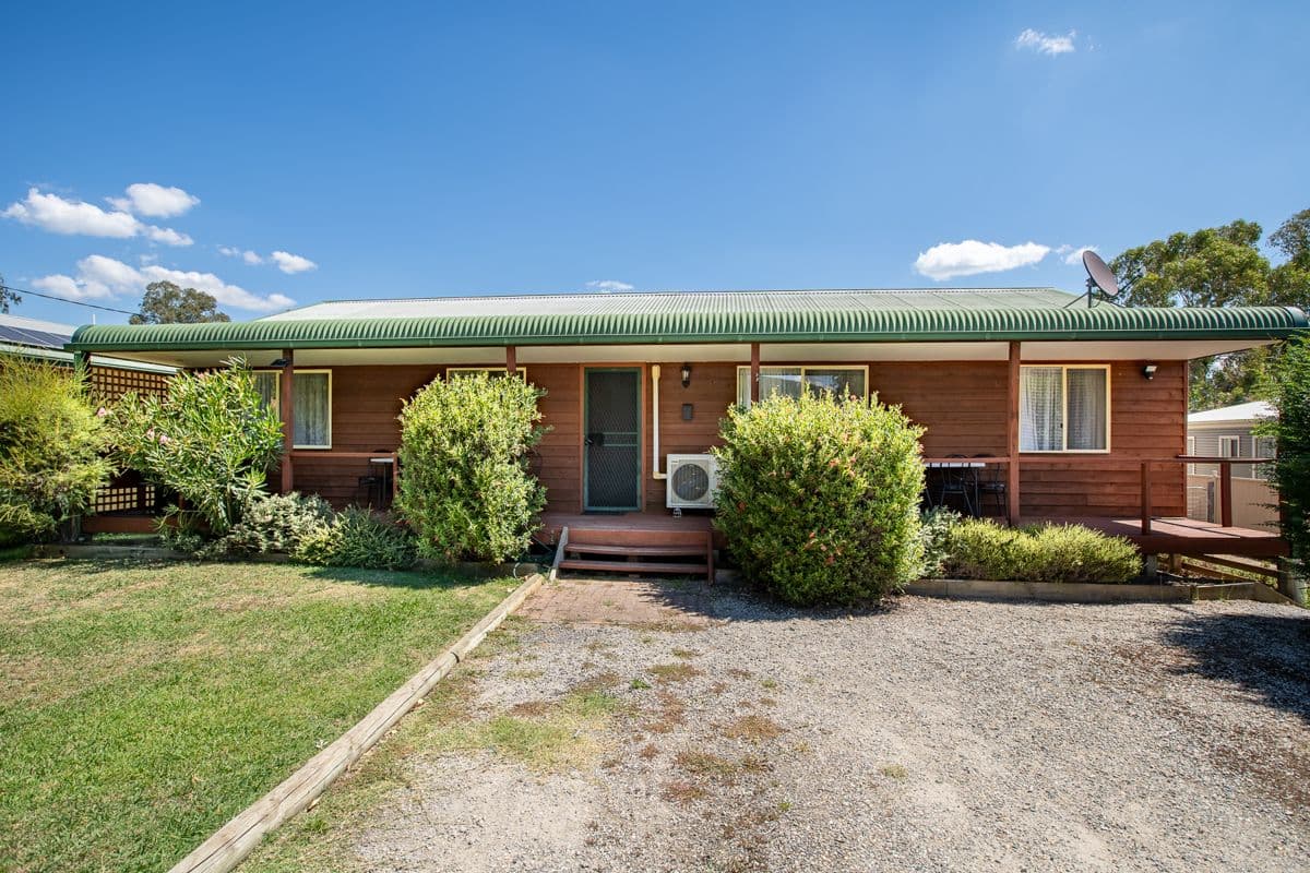 3 TOKES CRESCENT
