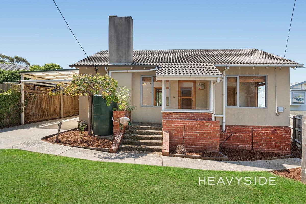 10 MORITZ STREET