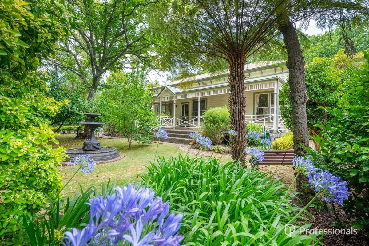 17 Surrey Road