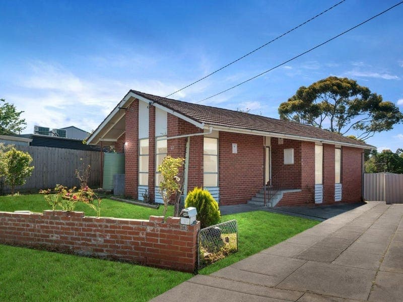 3 Lorraine Crescent