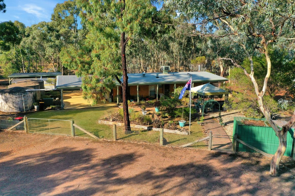 42 Glenvale Rd Deep Lead Via