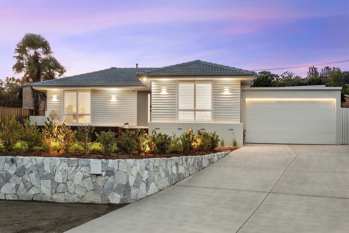 19 Hardie Close