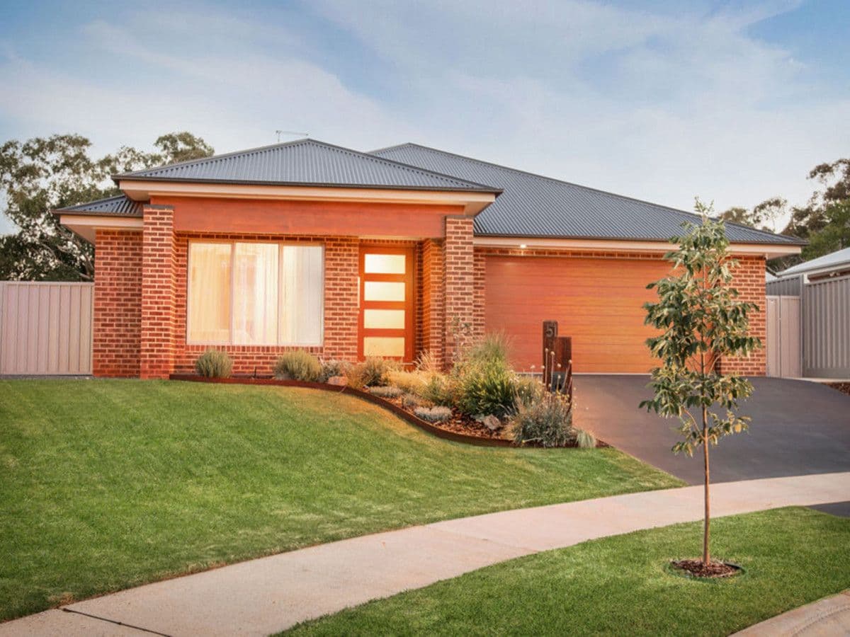51 Ponting Way