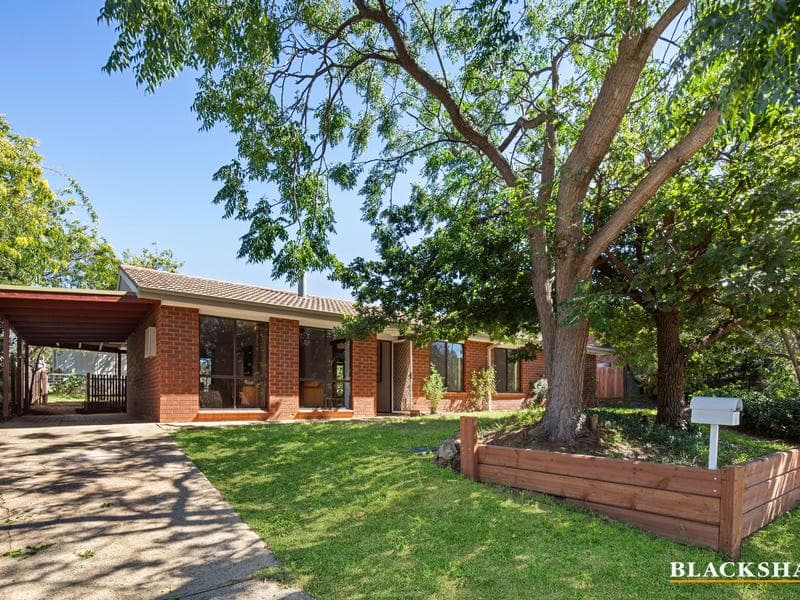 6 McArthur Place, Latham