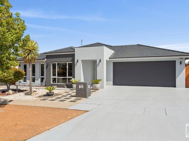 24 Ruth Bedford Street, Franklin