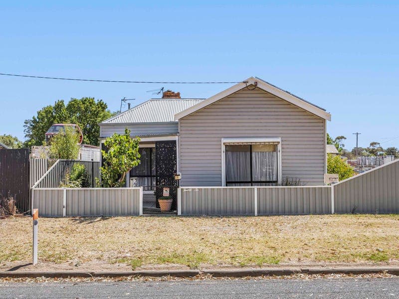 26-28 Main Street, Willaura